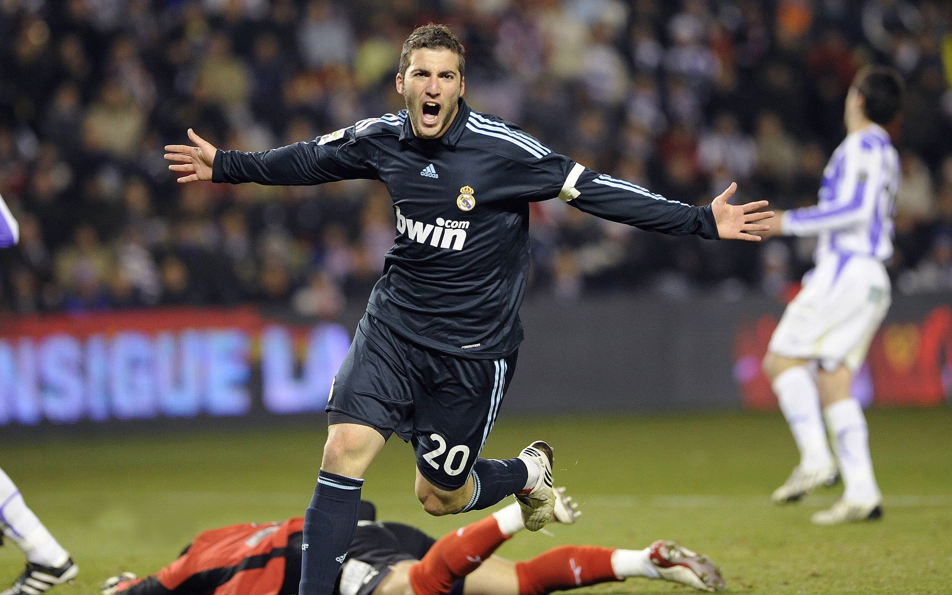 西甲联赛的创新观赛方式探索，西甲联赛新奖杯